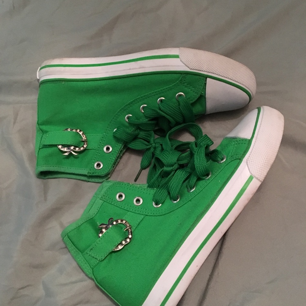 Apple bottoms cloth converse style green shoes 6.5